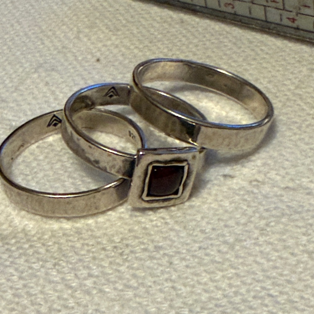 Retire Rare Silpada Sterling Silver & Red Garnet Stackable Ring Set R2465
